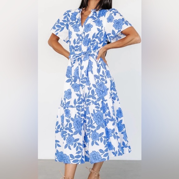 Baltic Born Blue Floral Midi Dress
Lydie Button Midi Dress - Picture 2 of 6